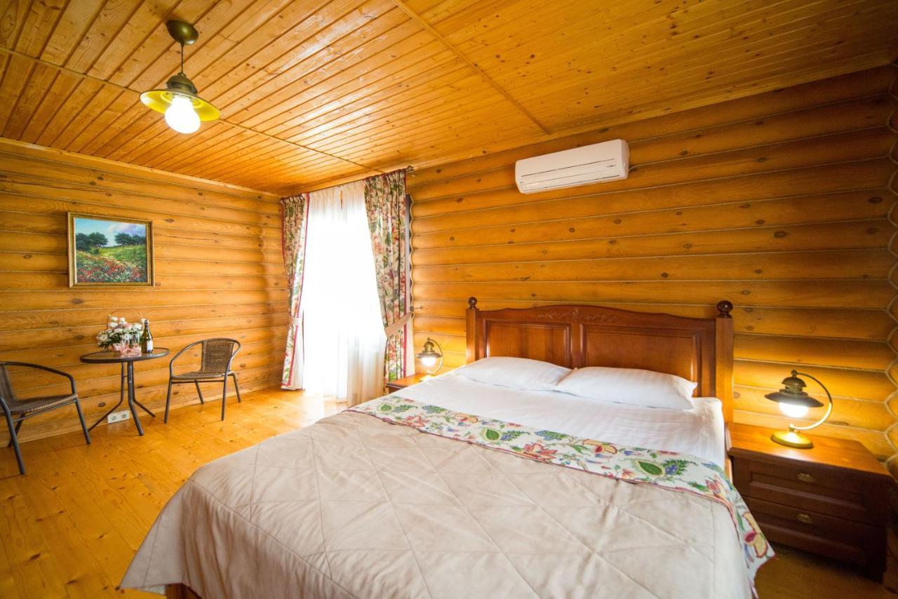 Комплекс Відпочинку Пампушка & Подушка Hotel Burlach'ya Balka Екстериор снимка