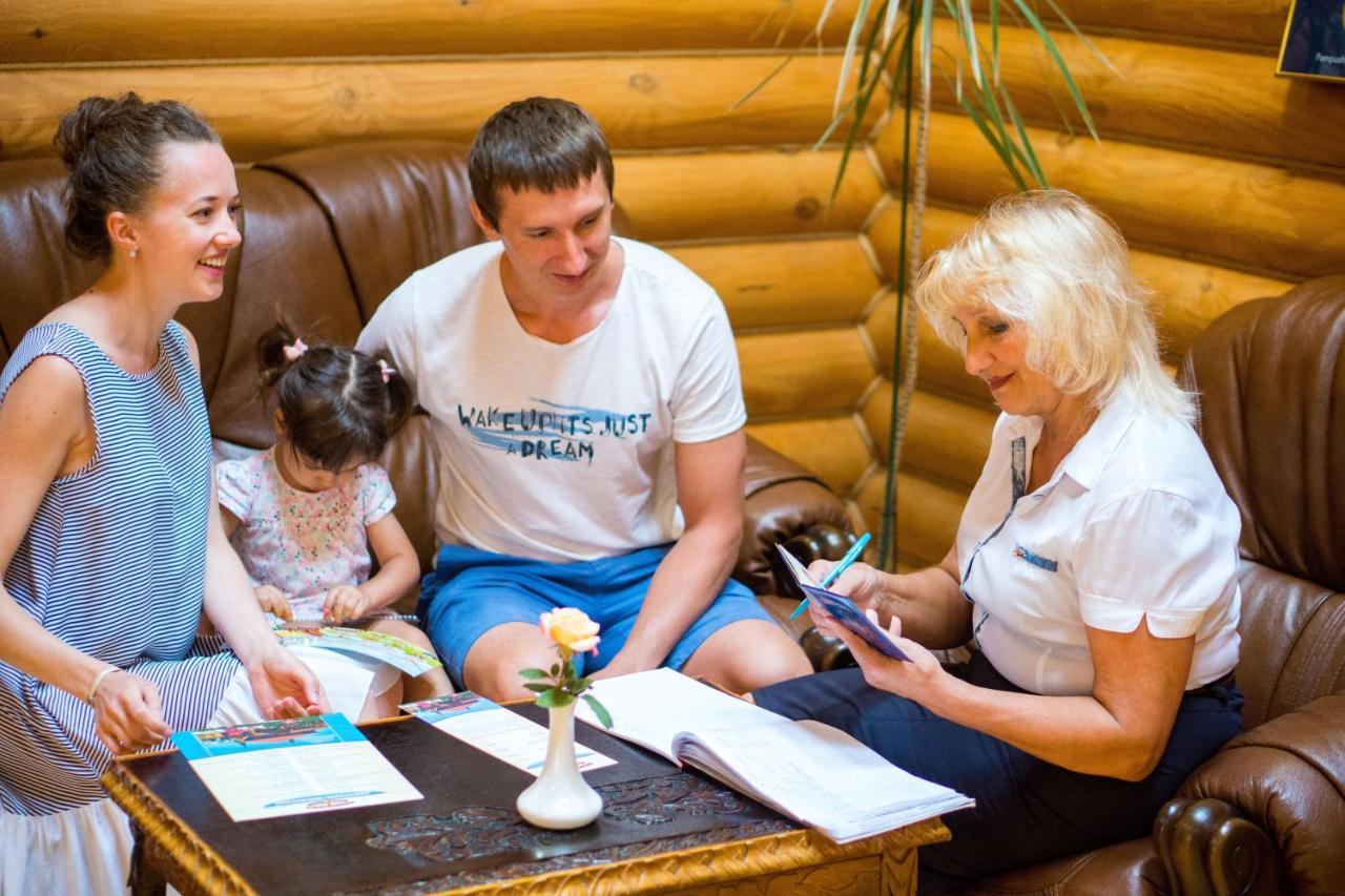 Комплекс Відпочинку Пампушка & Подушка Hotel Burlach'ya Balka Екстериор снимка