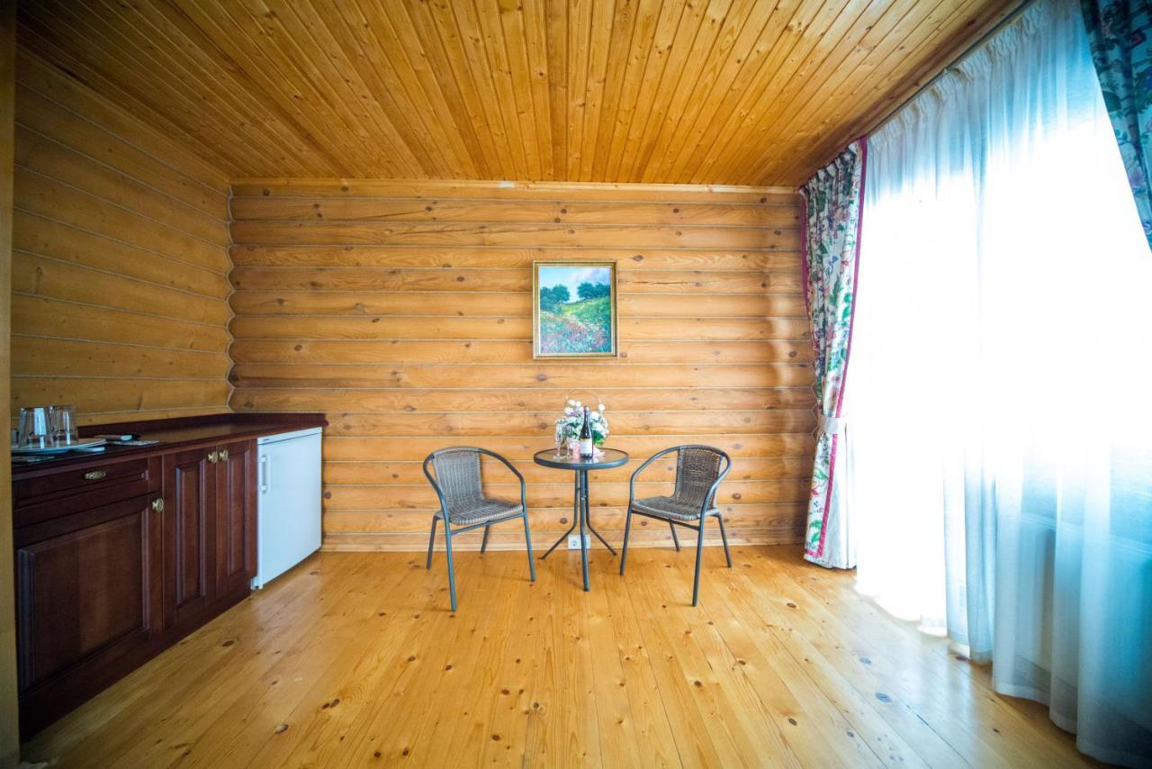 Комплекс Відпочинку Пампушка & Подушка Hotel Burlach'ya Balka Екстериор снимка